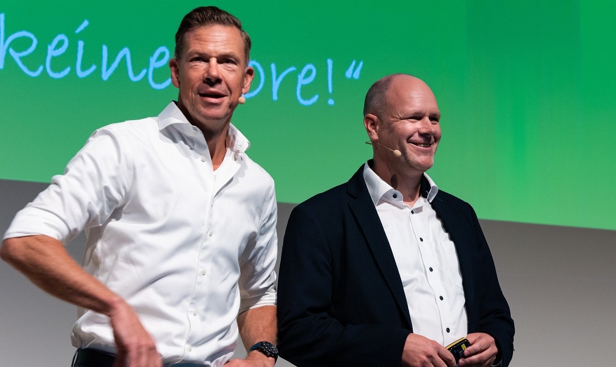 Keynote Digital TEAMPLAY 11.0 mit Speaker Erik Meijer und Führungsexperte Dr. Schmitz Keynote Digital TEAMPLAY 11.0 mit Speaker Erik Meijer und Führungsexperte Dr. Schmitz